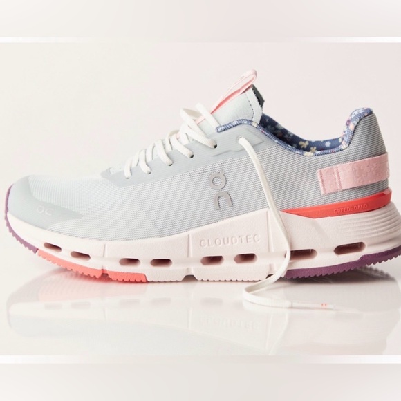 Free People X On Cloud Cloudnova Form 2- NIB- Size 7 - Picture 3 of 9